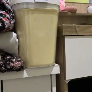 Toples susu Jorine dilengkapi sendok magnet. Tutup kedap cegah lembap dan bau asing agar susu tersegel sempurna. Multifungsi dengan penyerap kelembapan bawaan. Sendok magnet menempel rapat anti tumpah saat tuang, 1 sendok berisi 5g untuk takaran presisi.