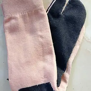 1 pasang Kaos Kaki Jari jempol muslimah coklat telapak hitam polyster
