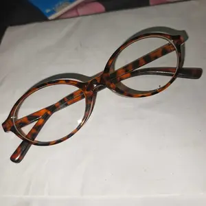 Lesca Kacamata Retro Bingkai Kecil Kacamata Fashion Wanita Gaya Modis Kekinian