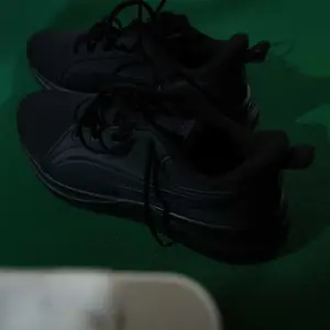Puma SOFTRIDE Carson 2 Sneakers Unisex PUMA Black-Flat Dark Gray