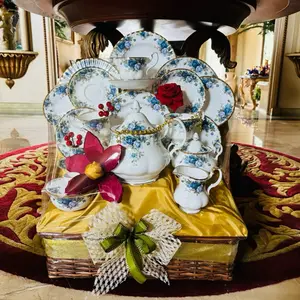 Hampers Parcel Tea Pot Set Plate Caddy Bowl Royal Albert Moonlight 20 Pcs Cantik Mewah