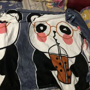 Selimut Karakter Ukuran 130x180cm Bahan Panel Bulu Halus Lembut Gramasi 300 Gram Motif Menarik dan Elegan Best Seller