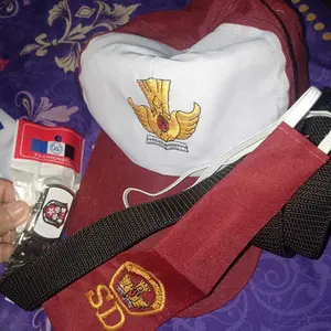 kasbon id paket topi sd dasi dan sabuk ccok untuk cewel and cowok logo bordir tutwuri handayani Anak Cewek Seragam Syal Tali