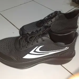 Lateny Sandal Sepatu Olahraga Pria Bahan Karet EVA Kets Luar Ruangan Elastis Empuk Antislip Dan