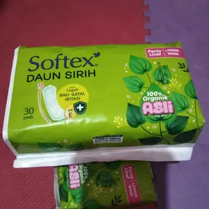 Pantyliner Softex Daun Sirih + Vitamin E Longer & Wider 30s x 2 Pack - Pantyliner Daun Sirih