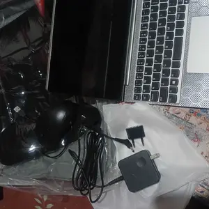 [Pre-Owned] Laptop Lenovo Ideapad D330 2 in 1 RAM 4GB Internal 64GB Layar 10.1 Inch Touchscreen Windows Bekas
