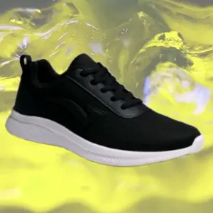 Sepatu Olahraga Hitam dengan Desain Nyaman dan Tahan Lama untuk Aktivitas Harian Anda