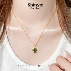 Shinyte Jewellery Kalung Wanita Lucky Clover Hijau Lapis Emas Emerald Green Korean Style Anti Karat Alergi Perhiasan Mewah Zircon Necklace WN1279-1