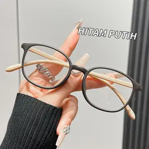【On Sale】Kacamata Baca Modis PlusFrame Anti Radiasi HD Unisex Pria Wanita Melindungi Mata dari Sinar Biru Bingkai Alis Tipis Fashion Stylish