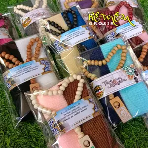 paket oleh oleh Ciput+Tasbih sudah gratis kartu nama dan di kemas Mukena Muslim Hijab