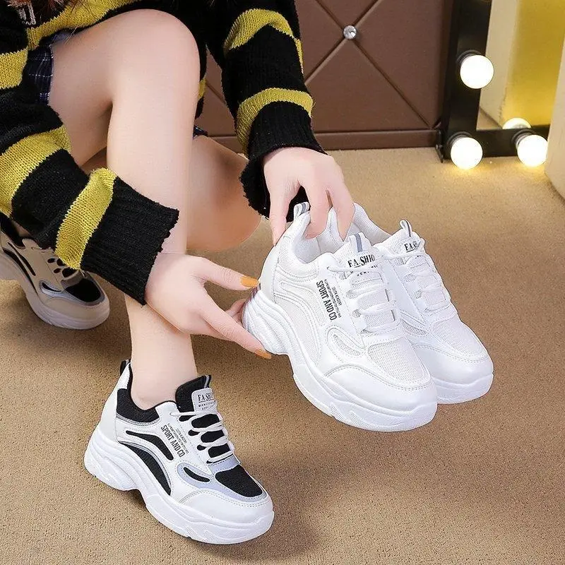 Giày Thể Thao Nữ Thông Hơi Độn Đế .....R...3.... Sneaker Shoes ( From Nhỏ Đi Tăng Size )