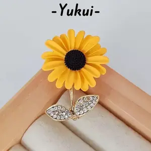 [Yukui]Bros Bunga Matahari Emas untuk Wanita dan Siswa Bros Daun Y640