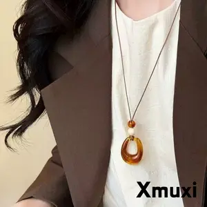 [Xmuxi]  Kalung Rantai Panjang Liontin Lingkaran Elips Warna Amber Manik Tali Gelap Desain Sederhana X241