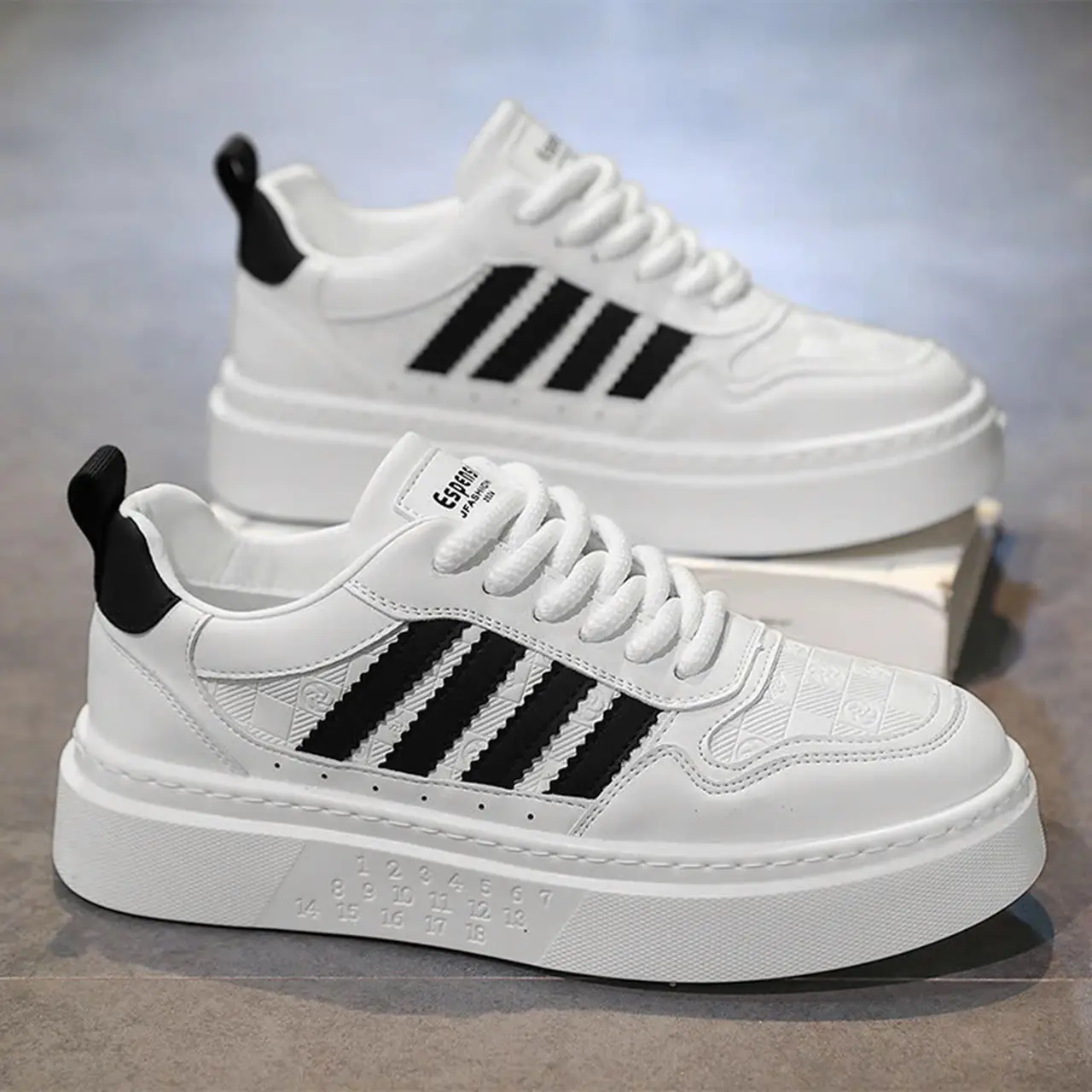 Giày sneaker nam LAKINTA  giày nam đơn giản đế bằng GQ09 - 1