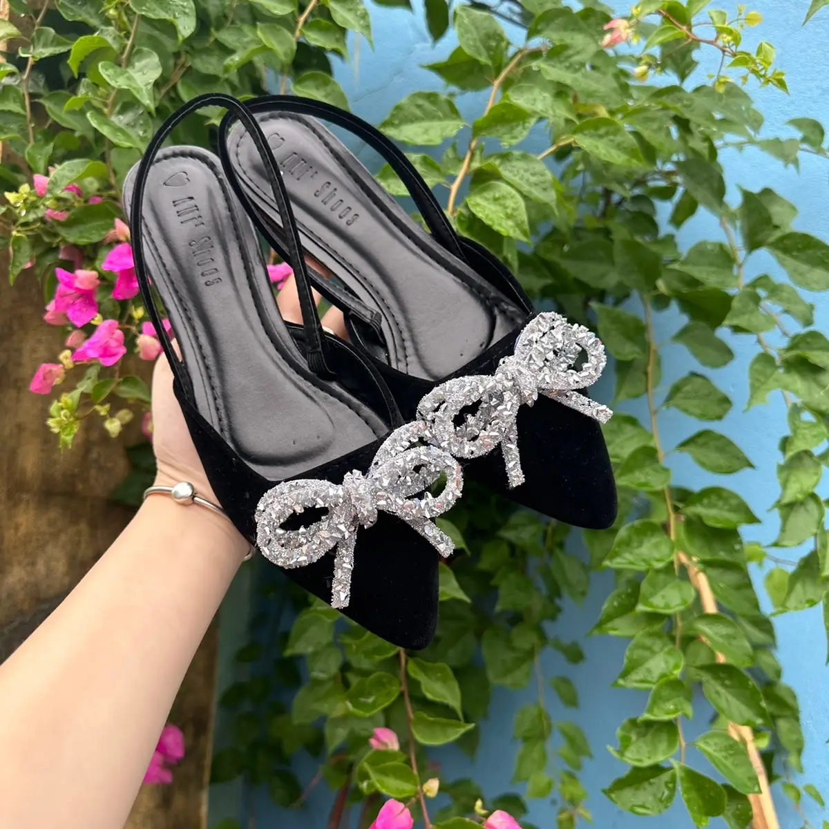 SỤC QUAI HẬU GẮN NƠ TO (phom to lùi size , Mũi nhọn , đế cao 3p)